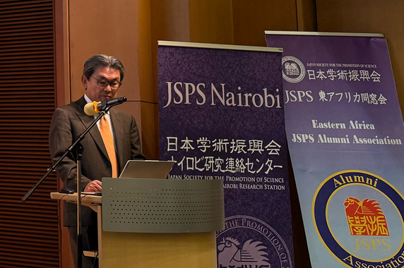 祝辞を述べる松浦博司在ケニア日本国大使館大使