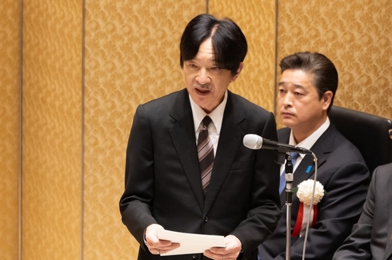 お言葉を述べられる秋篠宮皇嗣殿下