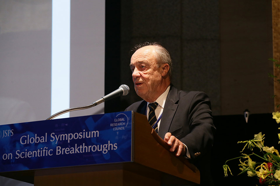 Photo of a symposium session