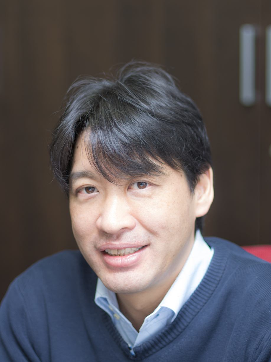 伊丹　健一郎　（いたみ　けんいちろう）氏の写真