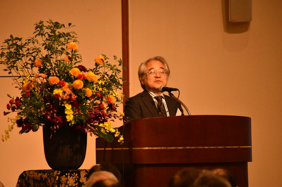 主催者挨拶をされる杉野剛日本学術振興会理事長