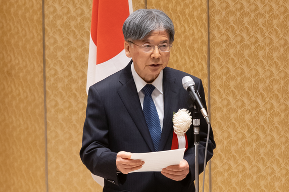 清水孝雄選考委員会委員長の審査経過報告