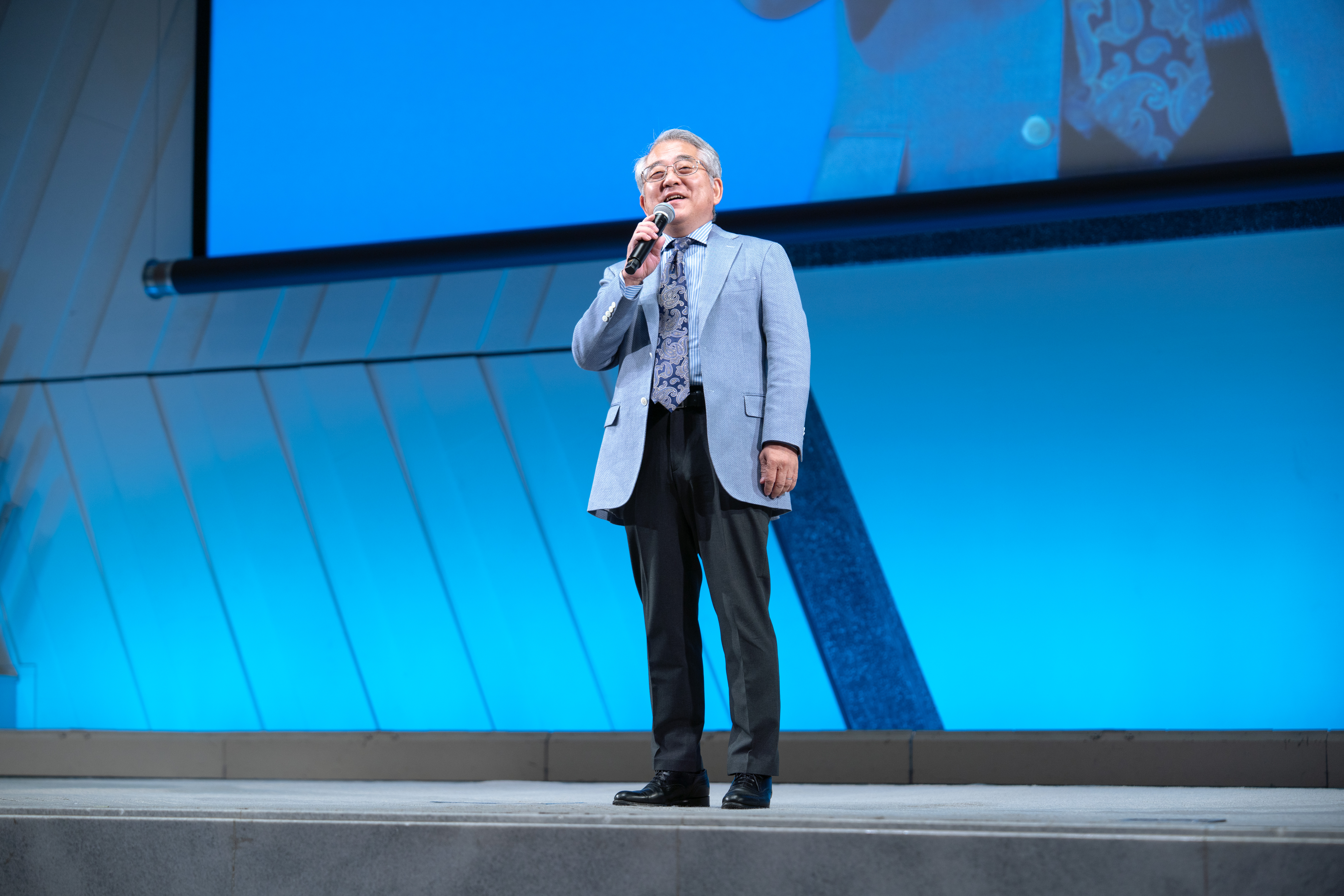 SUGINO Tsuyoshi, JSPS President, delivering the opening address