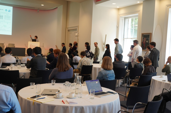 Flash Talk - Participants talking about their research in one mi