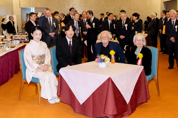 授賞式後の記念茶会